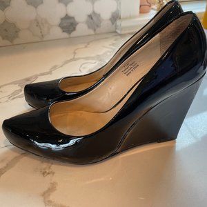 Halogen black patten leather platform heels